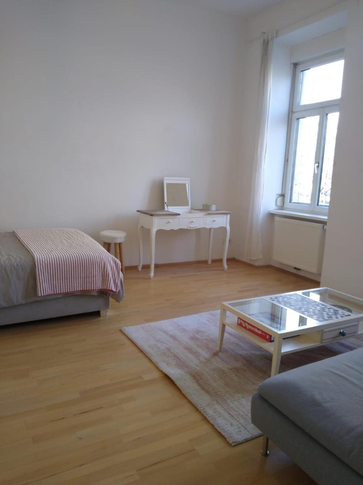 With 2 Bedrooms And A Small Living Apartment Wien